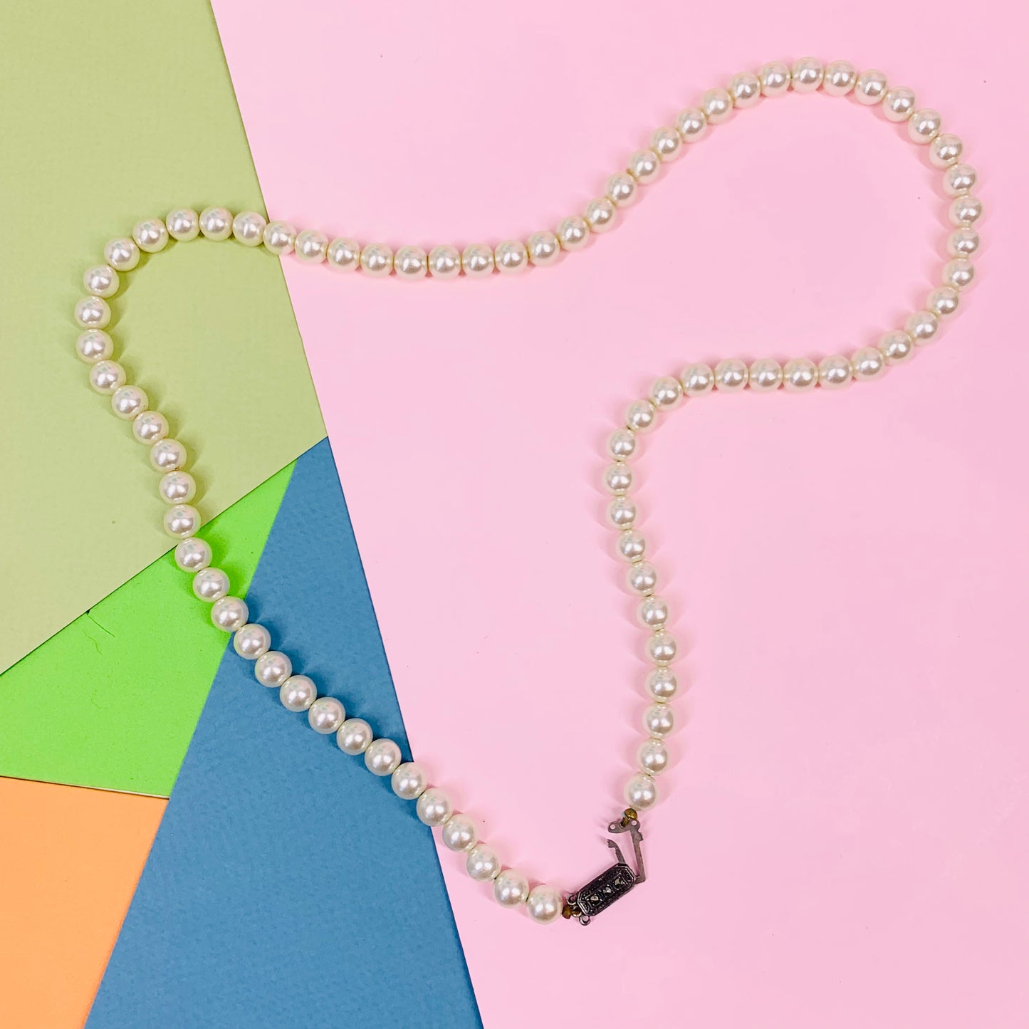 1960s Avon costume pearl necklace