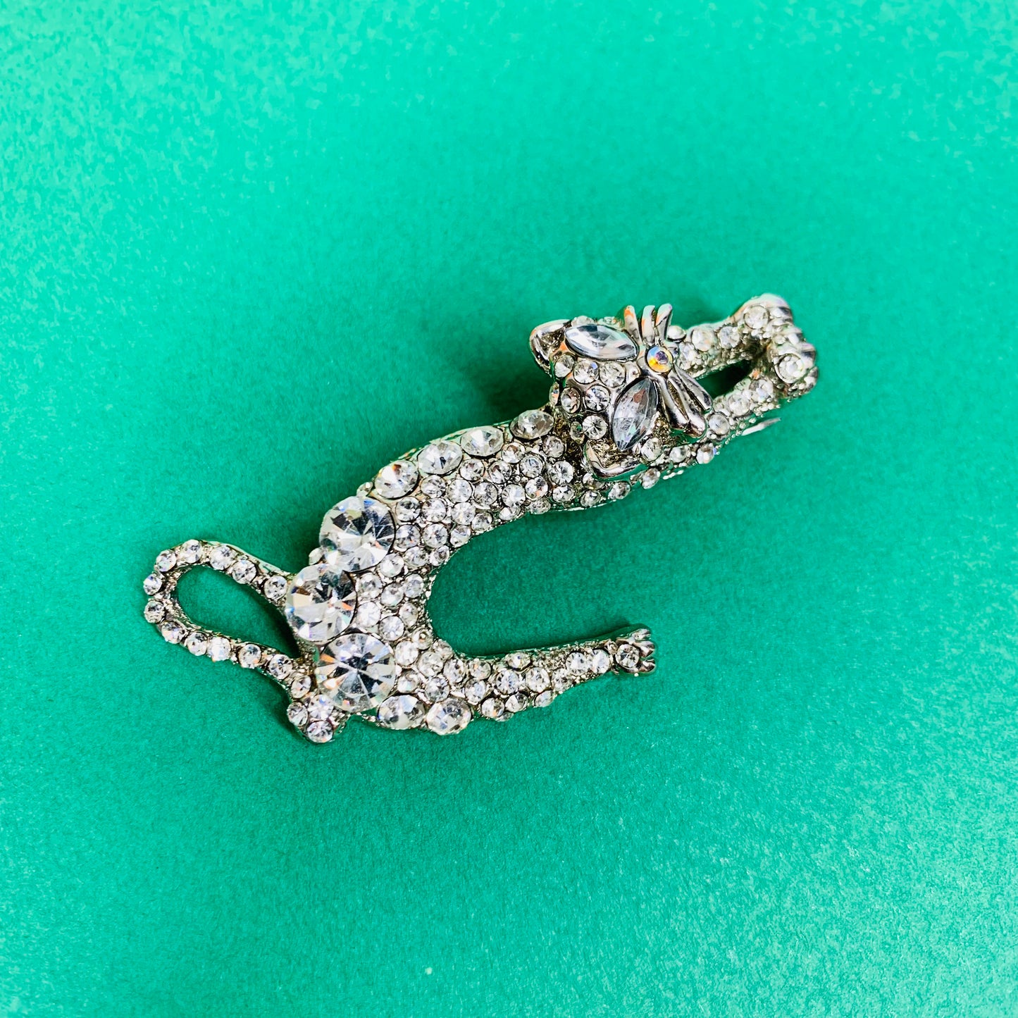 Rare l 1950s costume cat brooch with clear rhinestones