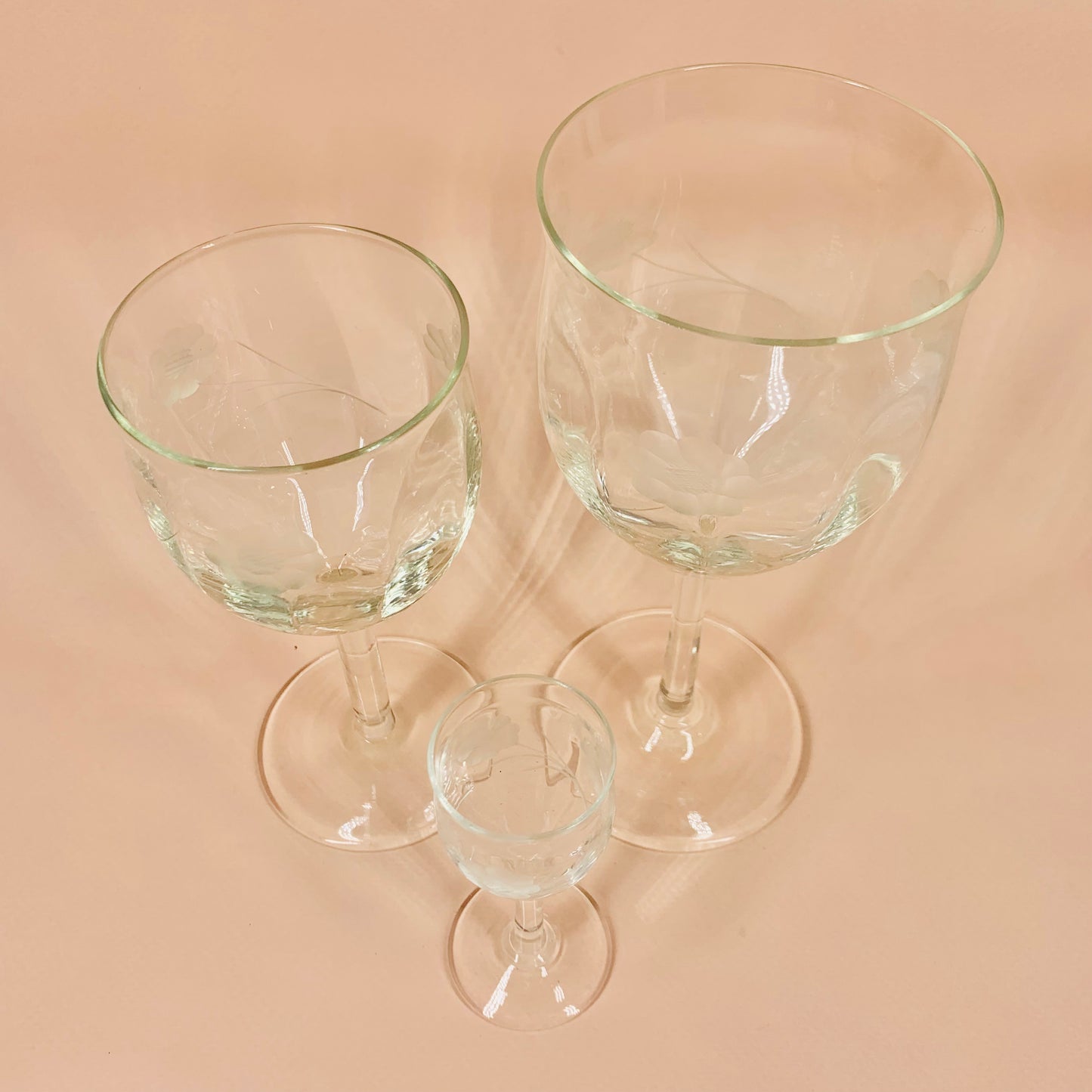 Vintage clear hand etched daisy pattern wine glasses