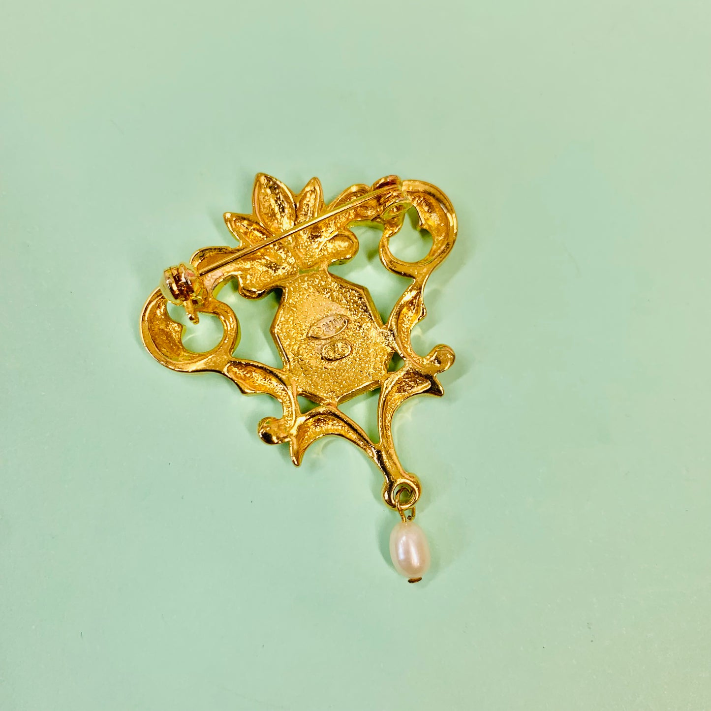 1950s Avon triple plated gold brooch with jet and seed pearl