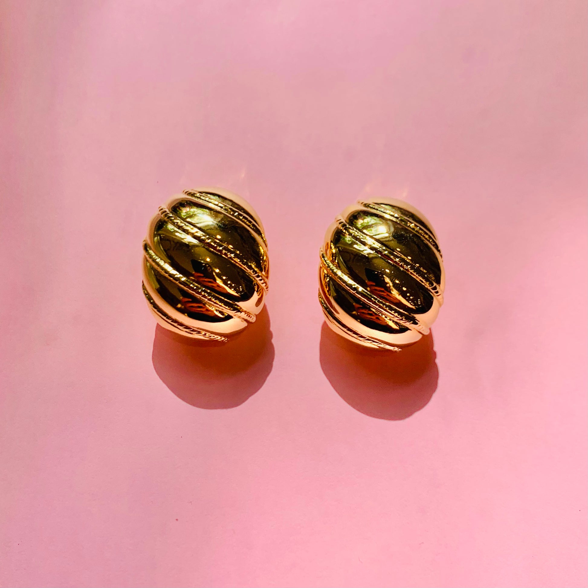 Monet earrings clip top on