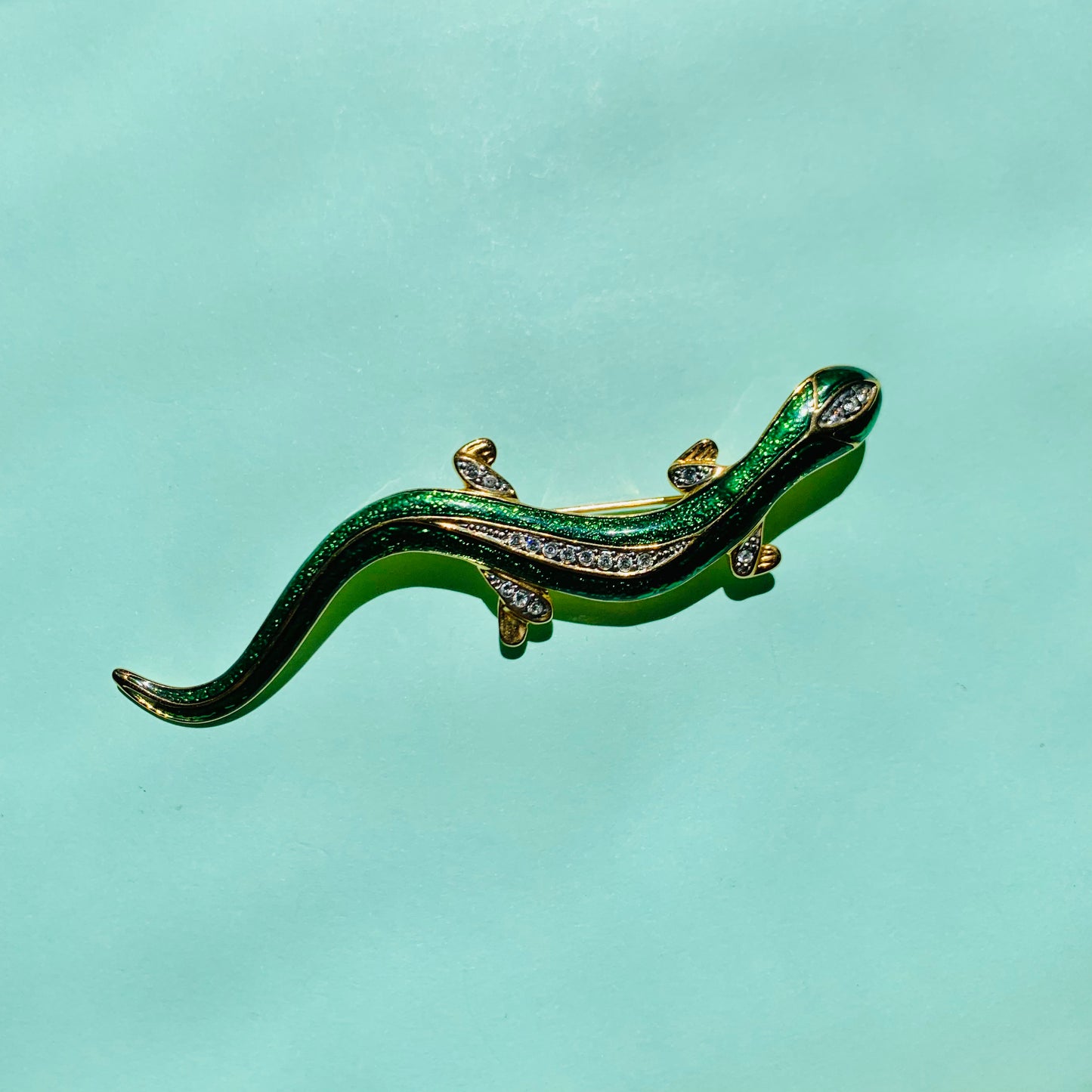 1980s brass enamel green gecko brooch with clear rhinestones