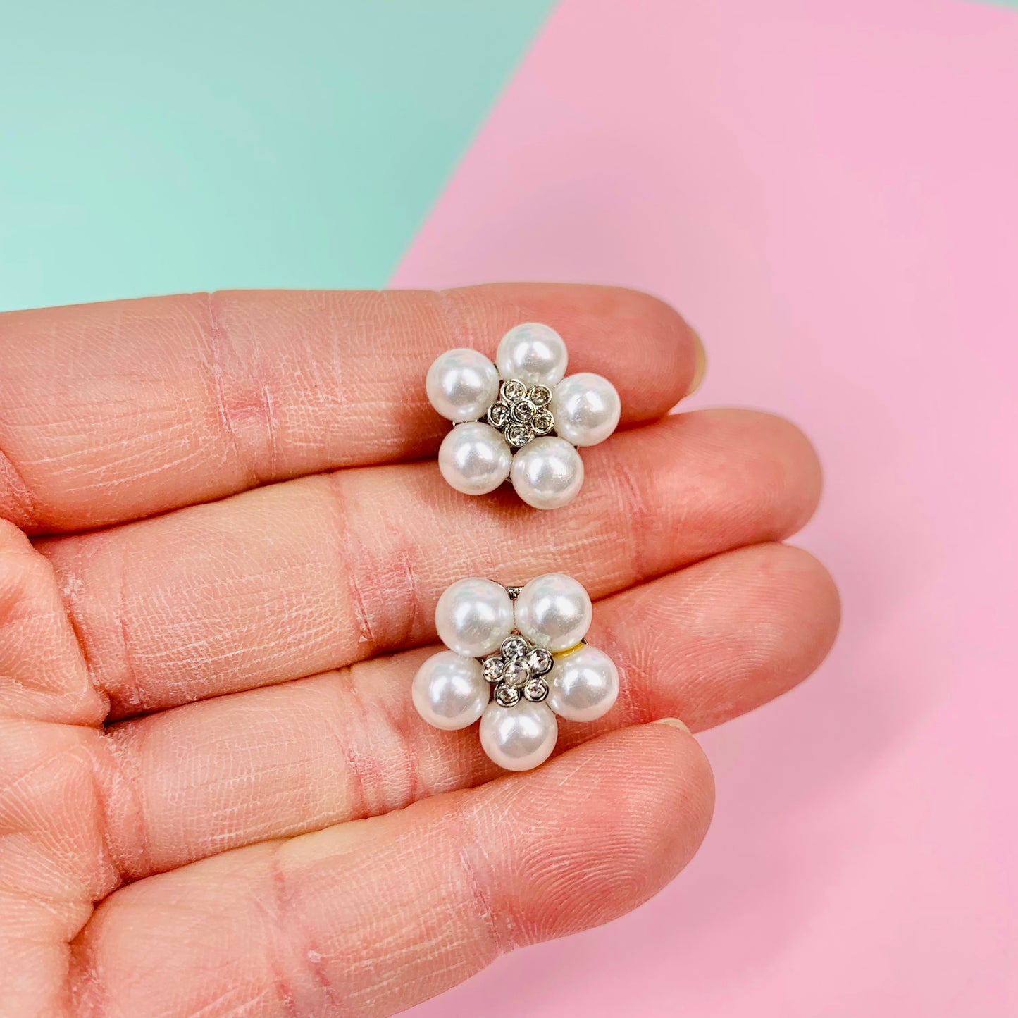 Vintage silver plated pearl flower stud earrings
