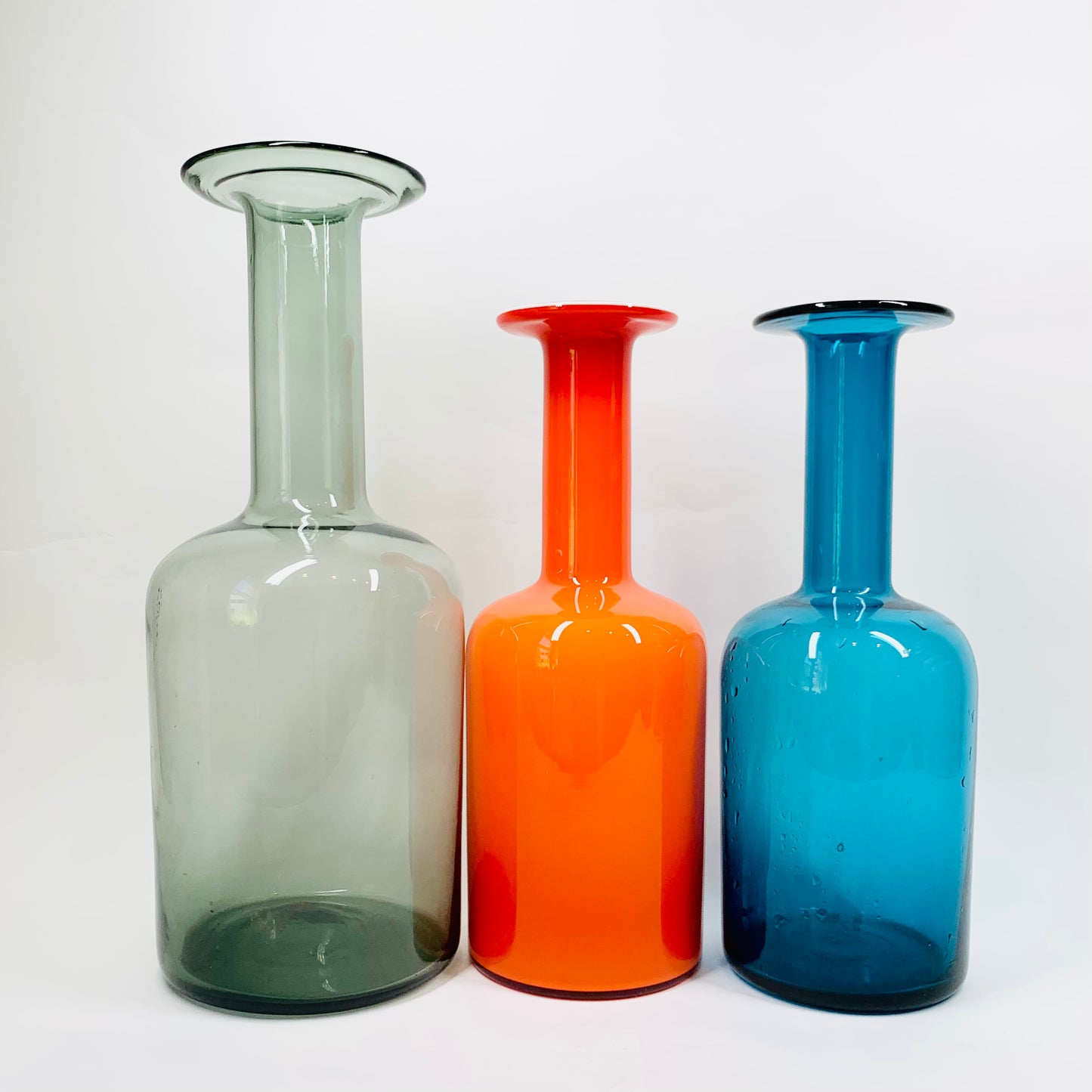 ORANGE GLASS GULVASE