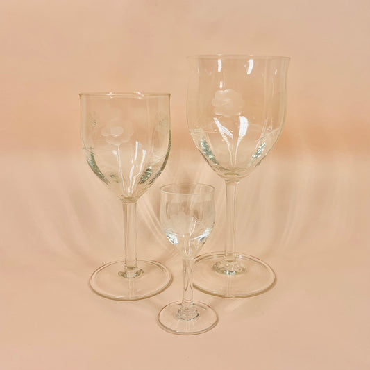 Vintage clear hand etched daisy pattern wine glasses