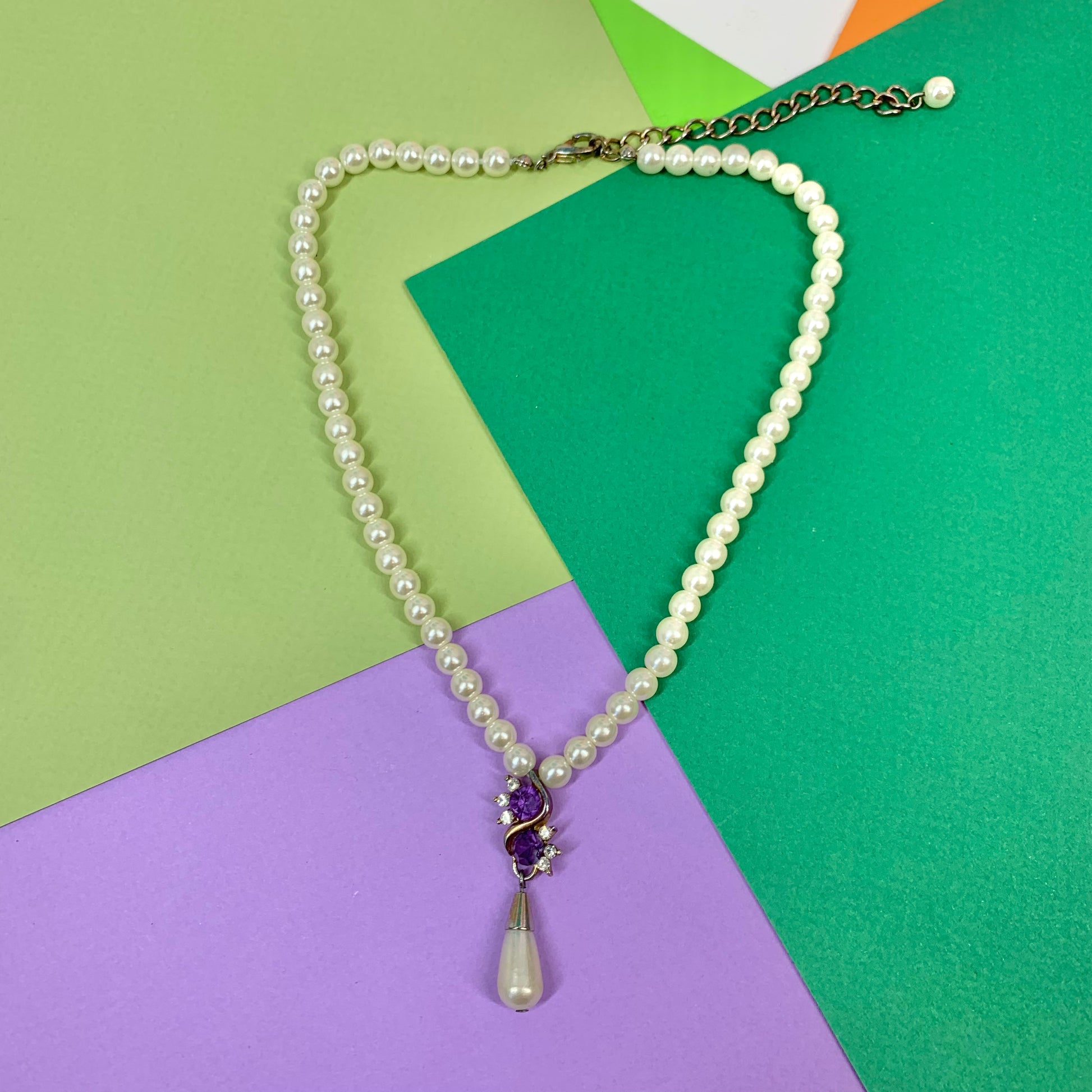 1960s Avon costume pearl necklace with chevron pearl amethyst
