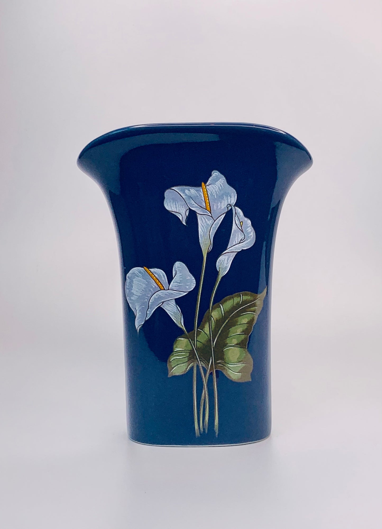 Japanese 80s porcelain vase with laminated floral design