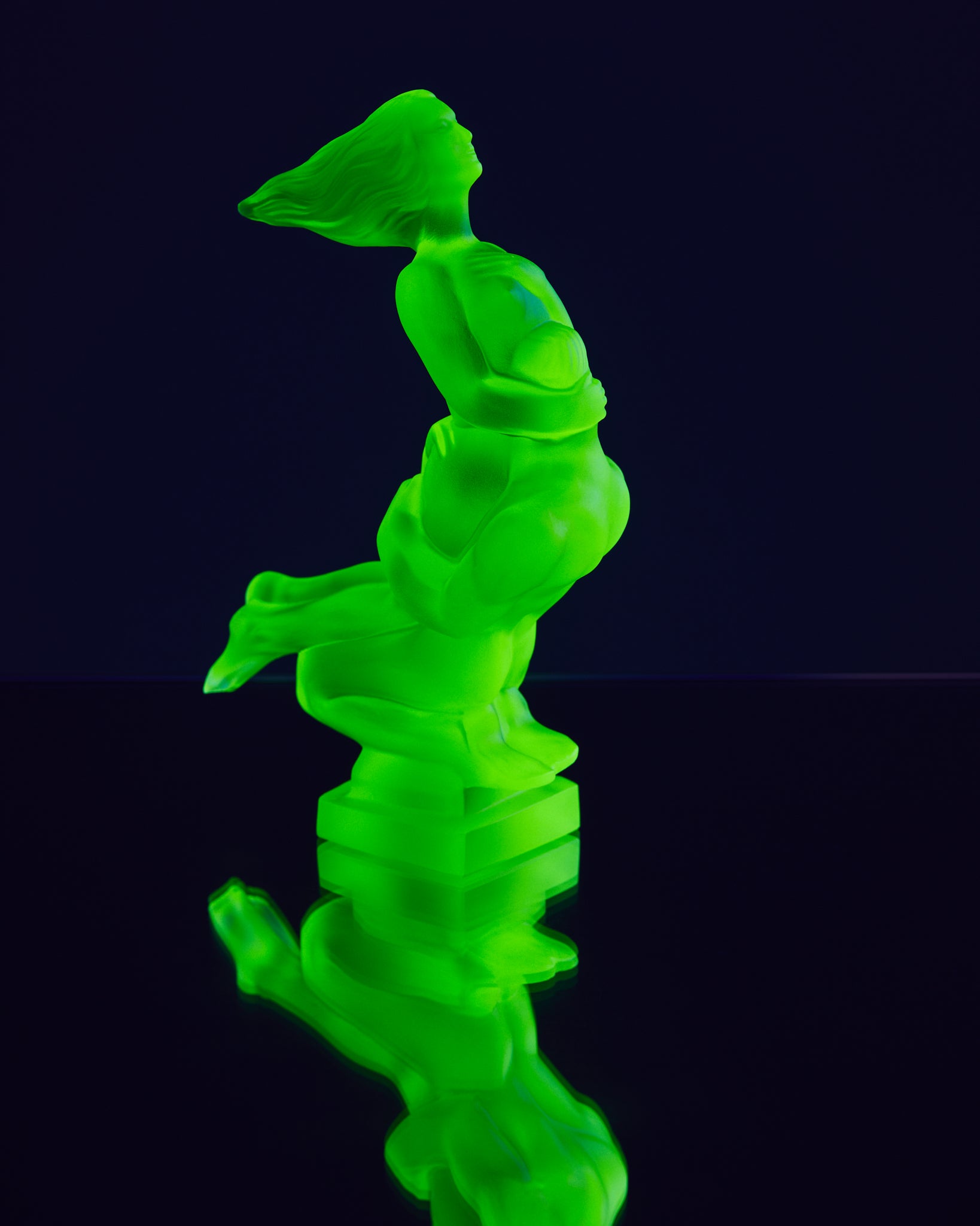 URANIUM GLASS LOVERS FIGURINE