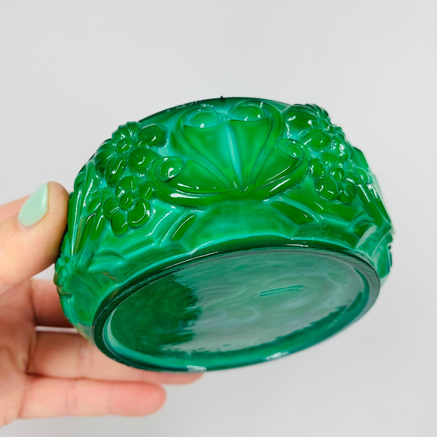 Extremely rare antique Art Deco hand carved Bohemian malachite lidded box in sunflower pattern